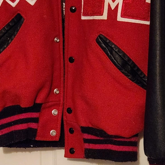 Lettermans Jacket, Medium, Red & Black, 24in. sleeve, 25in. Length, Eagles, - Picture 5 of 10